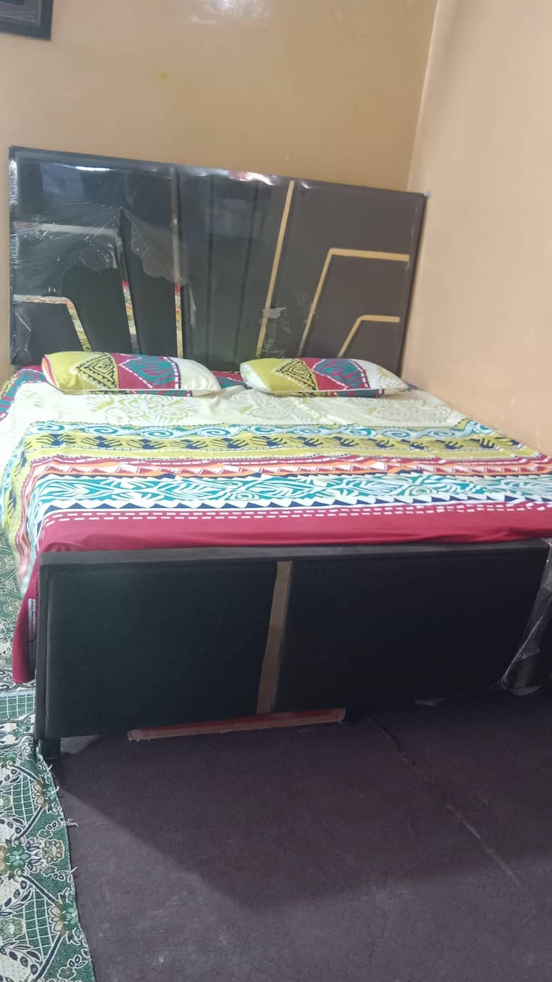 king size bed 0