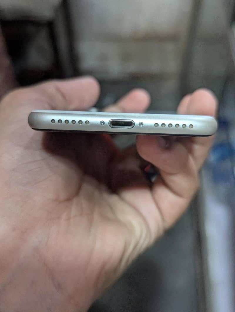 Apple iPhone SE TH3 4
