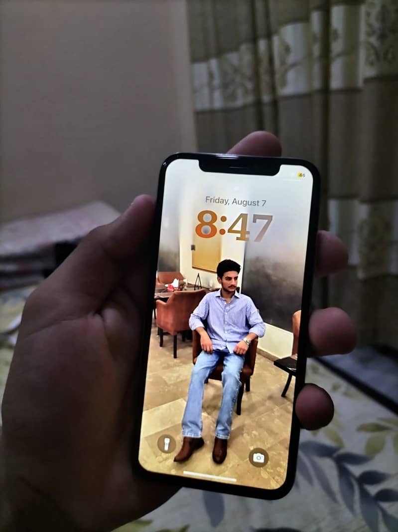 Apple iPhone XS 1
