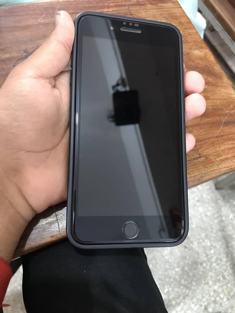 Apple iPhone 7 Plus 6