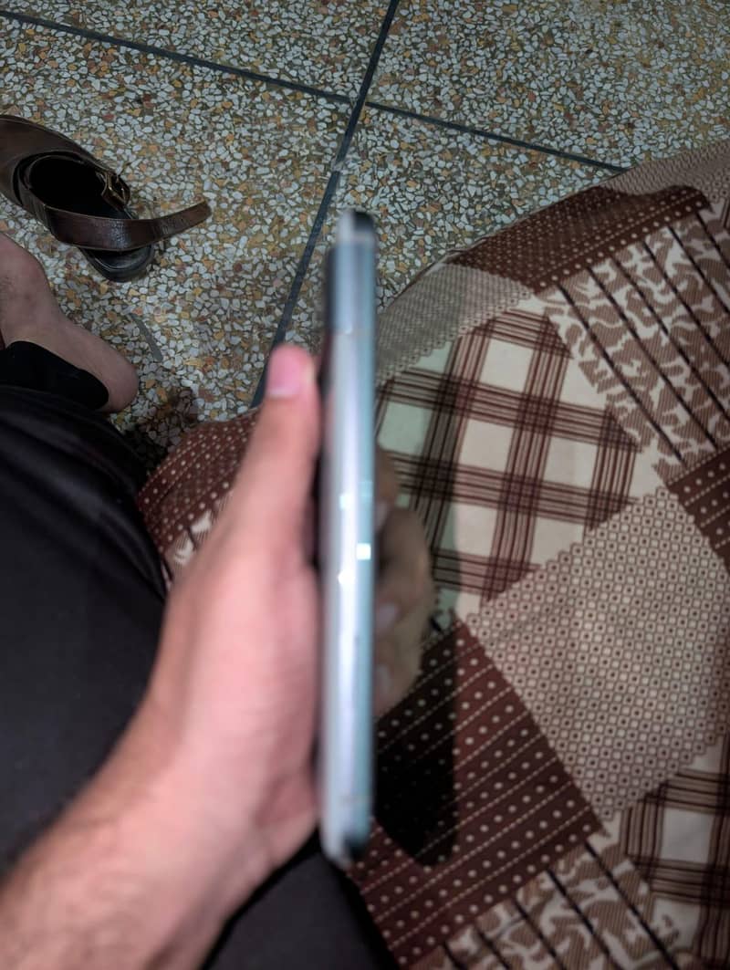 Google Pixel 8 2