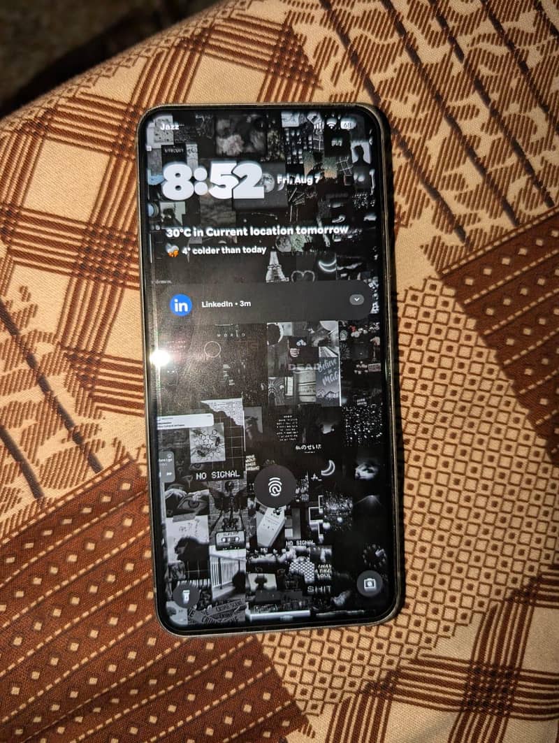 Google Pixel 8 4