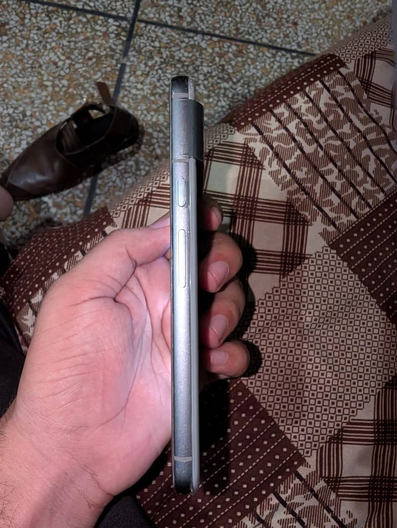 Google Pixel 8 5