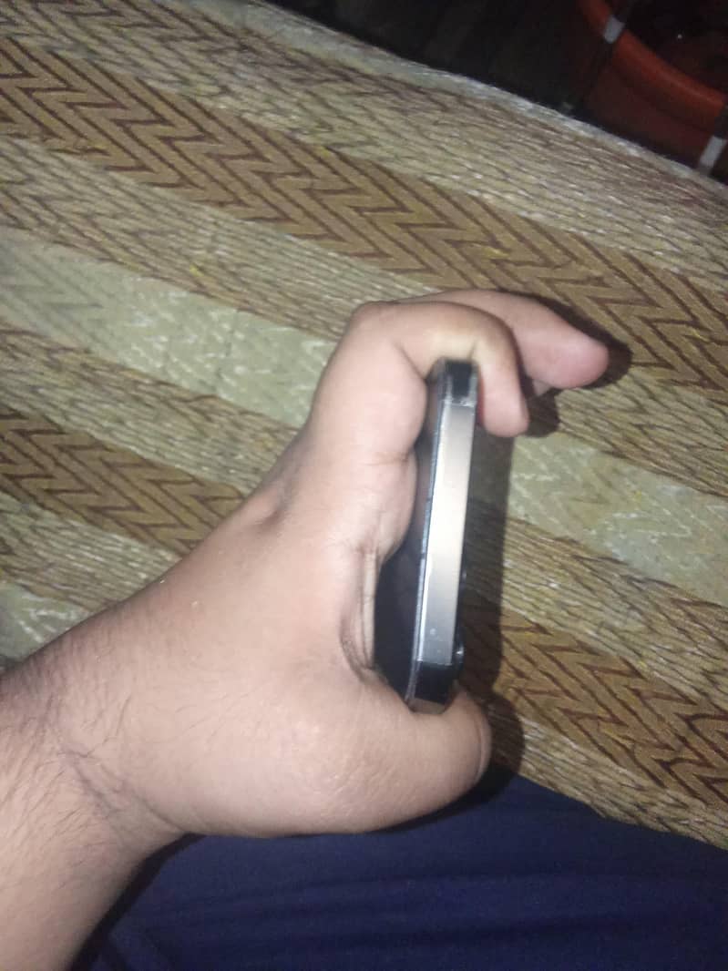 Apple iPhone 13 Pro Max 1