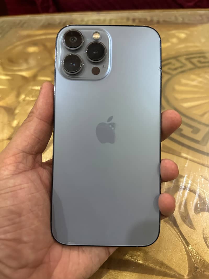 iPhone 13 Pro Max 1