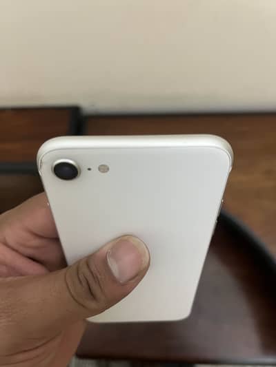 Apple iPhone SE