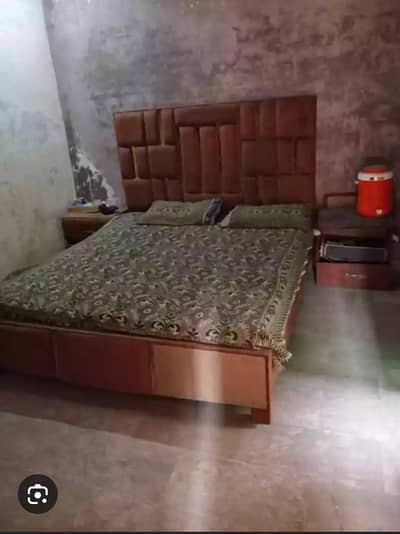 bed and almari