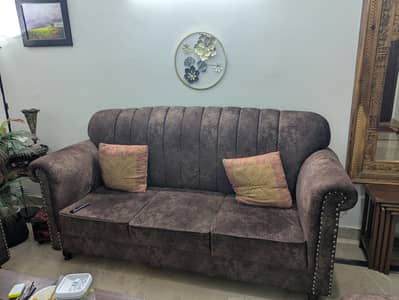 5 Seater Sofa Set Almost New Condition