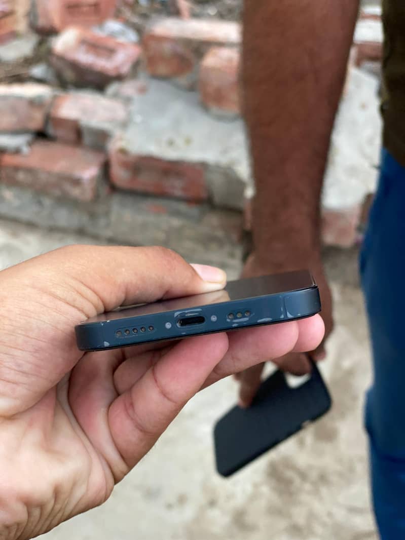 Apple iPhone 14 2
