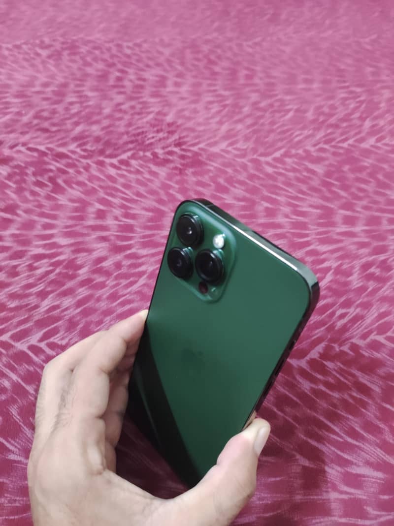 Apple iPhone 13 Pro Max 3
