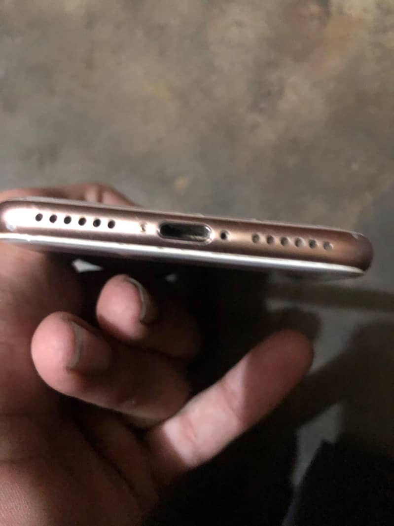 Apple iPhone 8 1