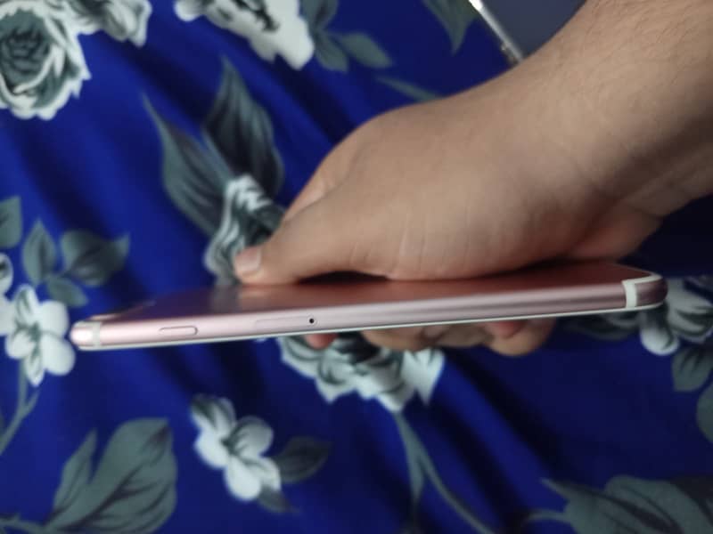 Apple iPhone 7 Plus 4