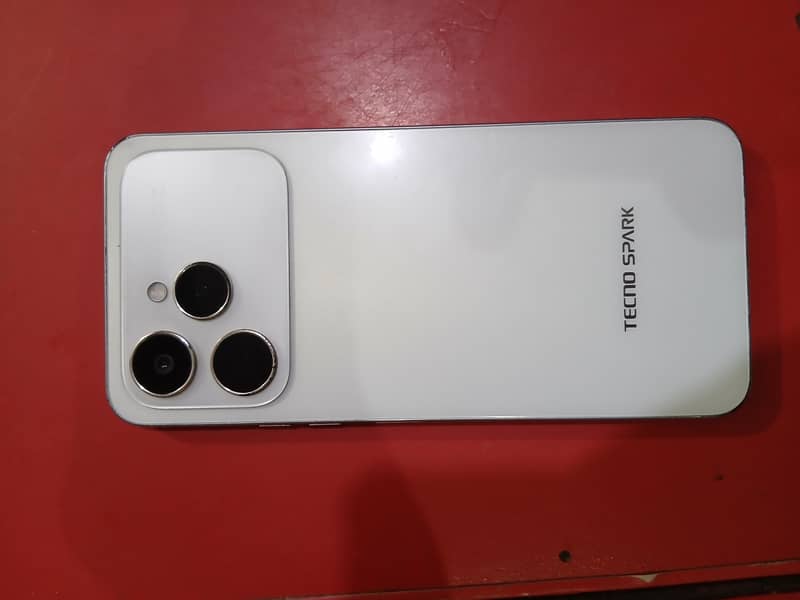 Tecno 40 2