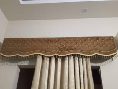 curtain's frame