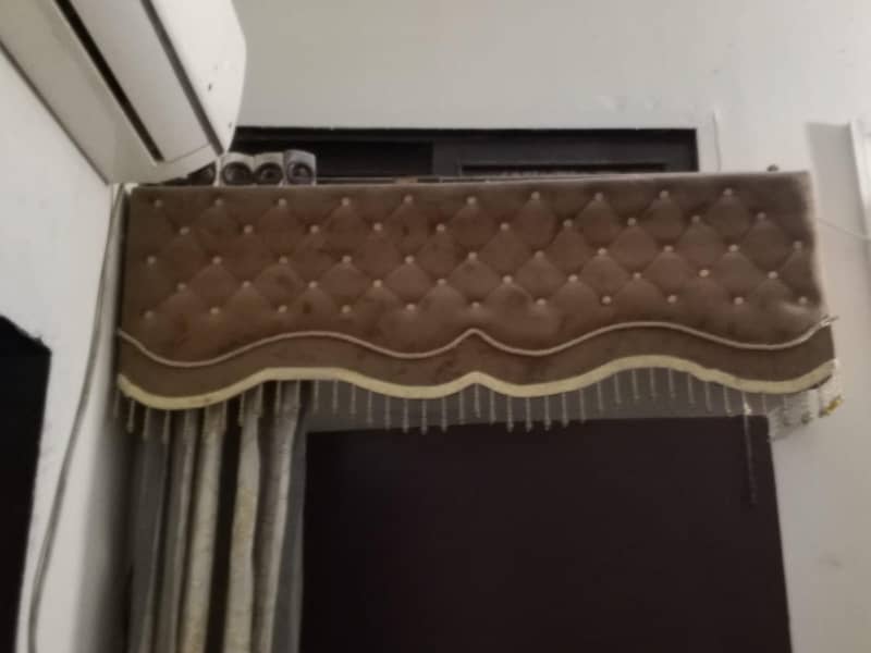 curtain's frame 1