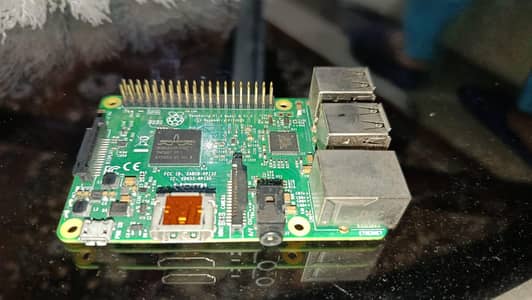 Raspberry Pi 3 Model B + Original Case | Barely Used