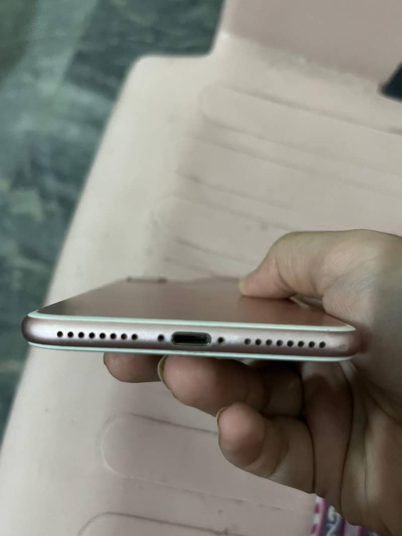 Apple iPhone 7 Plus 2