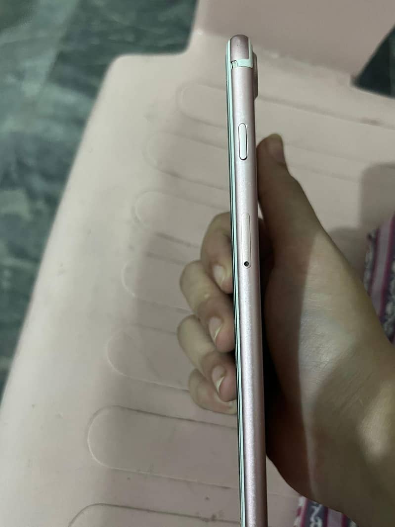 Apple iPhone 7 Plus 3