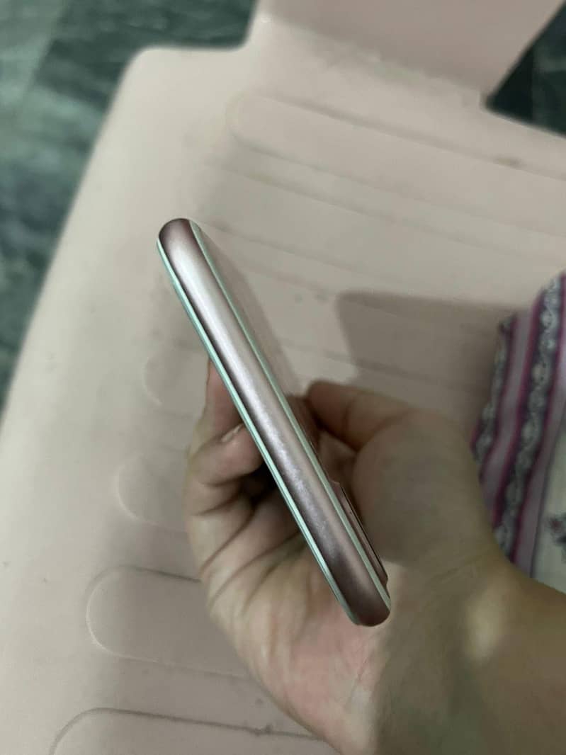Apple iPhone 7 Plus 4