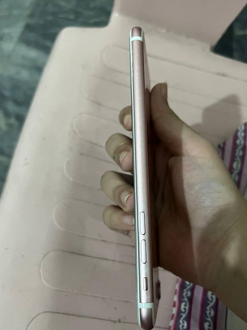Apple iPhone 7 Plus 6