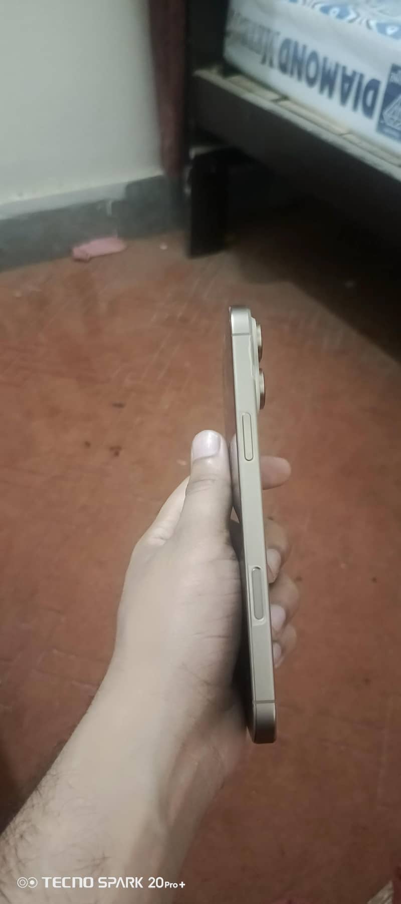 iPhone 16 Pro Max 4