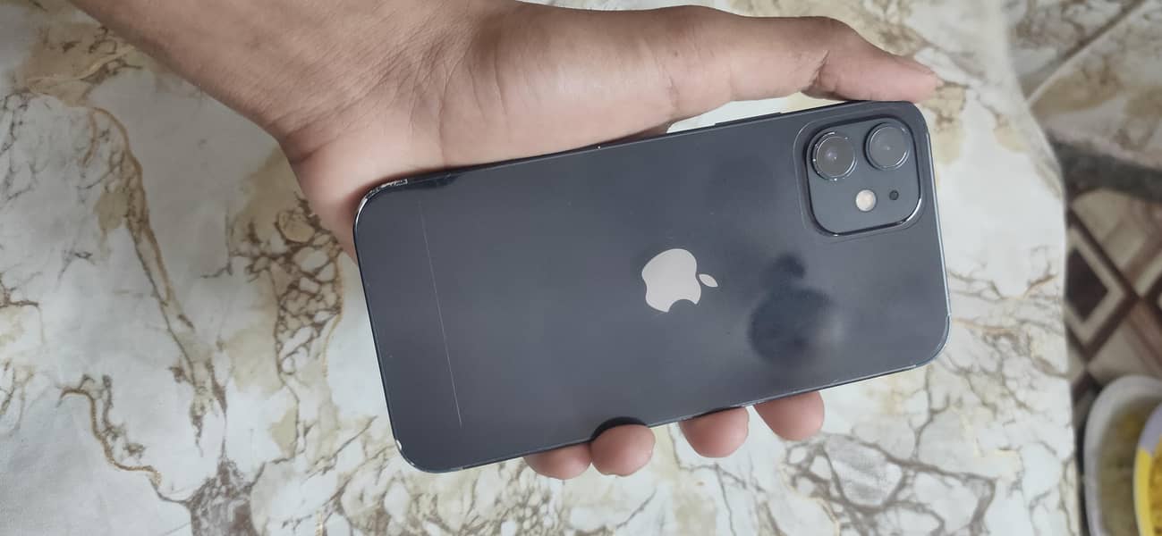 Apple iPhone 12 3