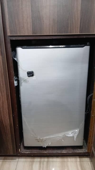 Fridge Dawlance Bedroom size