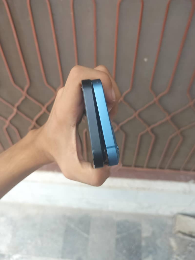 iPhone 13 2