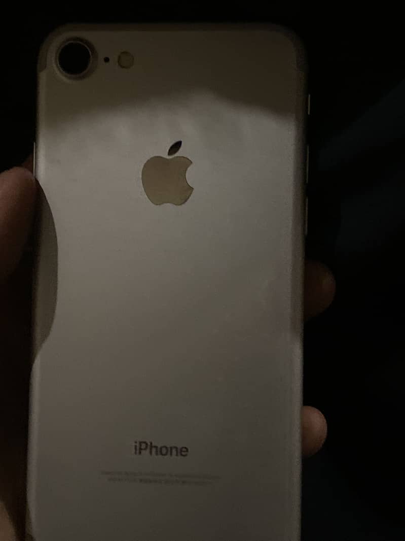 Apple iPhone 7 1