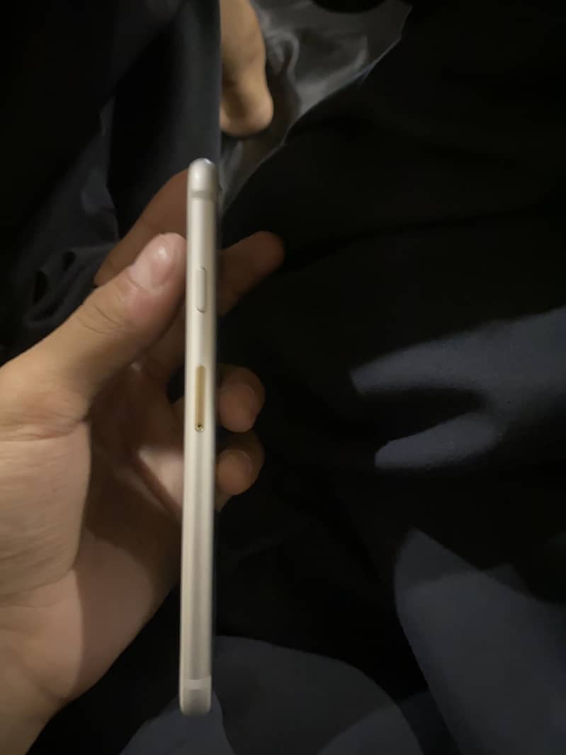 Apple iPhone 7 2