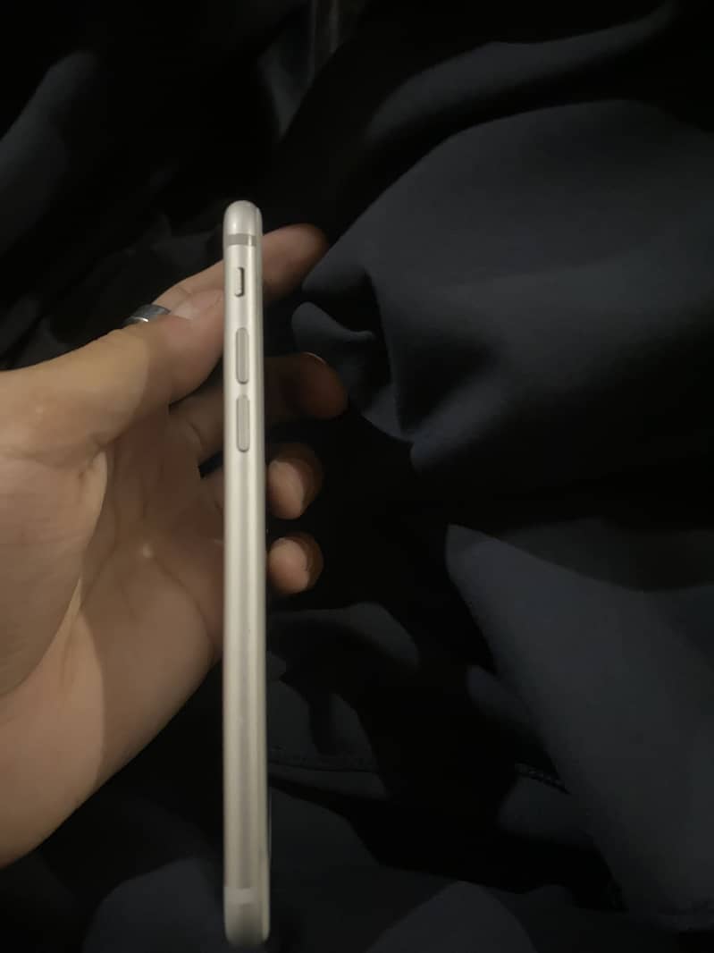 Apple iPhone 7 3