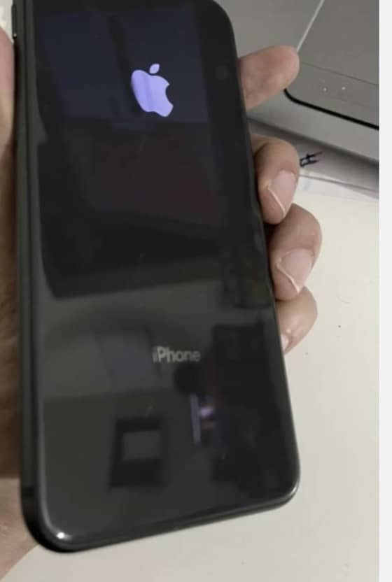 Apple iPhone 8 1