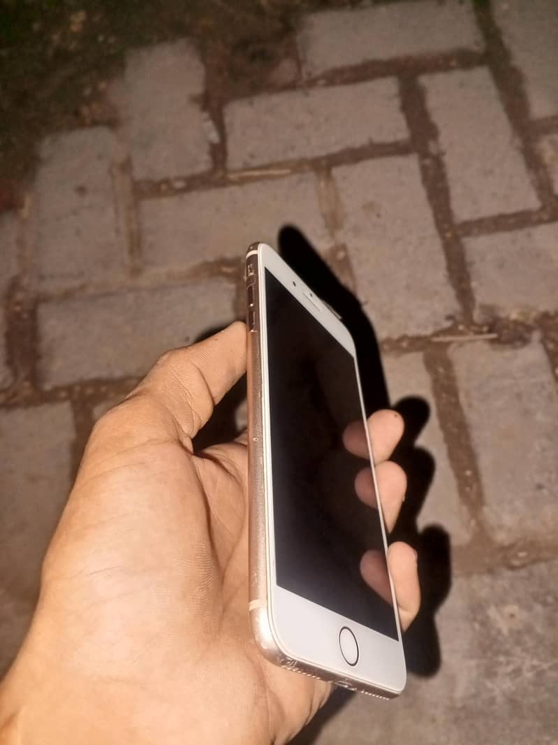 Apple iPhone 8 Plus 2