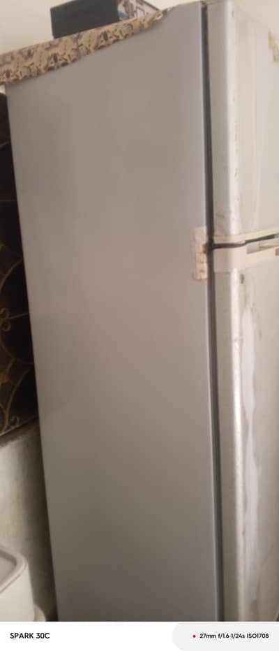 Dawlance company fridge hai good condition hai