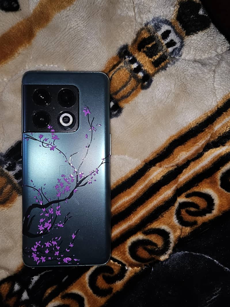 One Plus 10 Pro 1