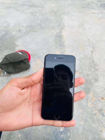 Apple iPhone SE