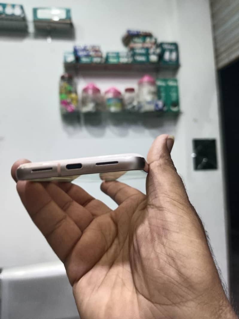 Google Pixel 8 3