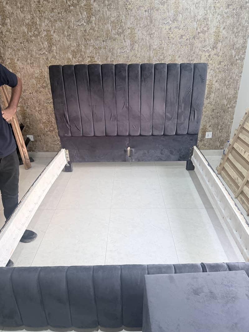 Bed with side tables 3