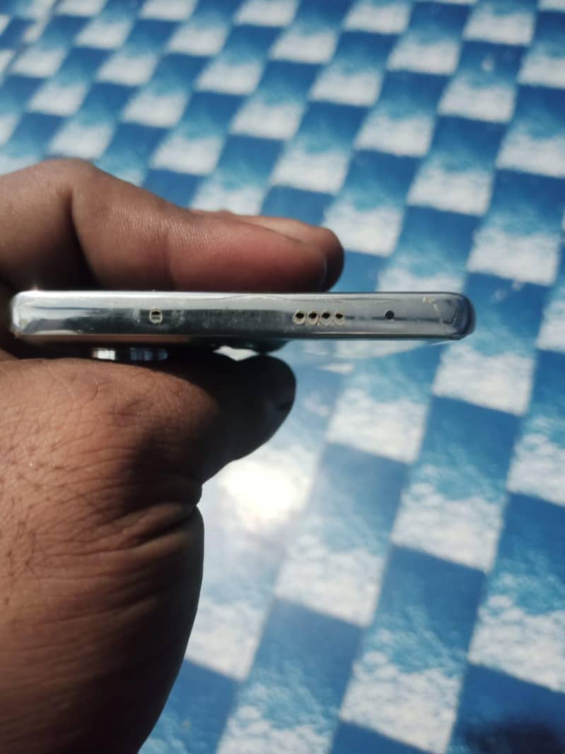 Tecno CAMON 40 Pro 4