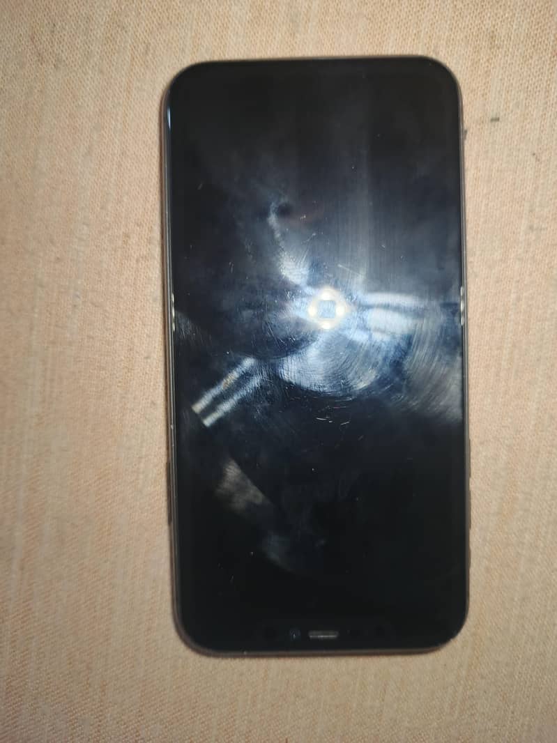 Apple iPhone 11 4