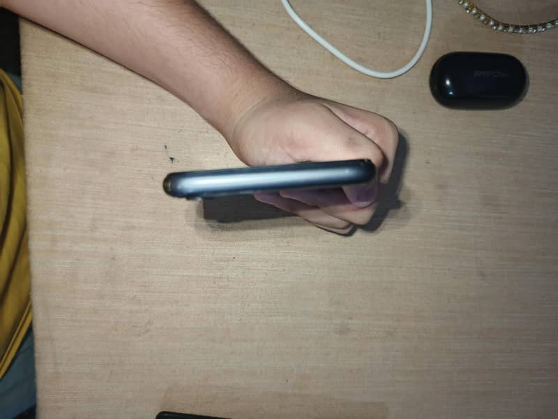 Apple iPhone 11 5