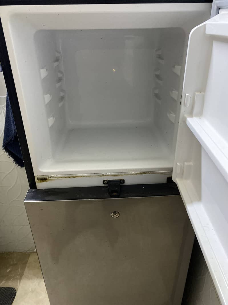 Refrigerator 1