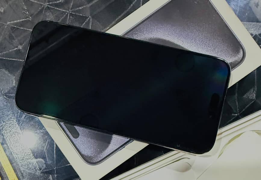 Apple iPhone 15 Pro Max 2