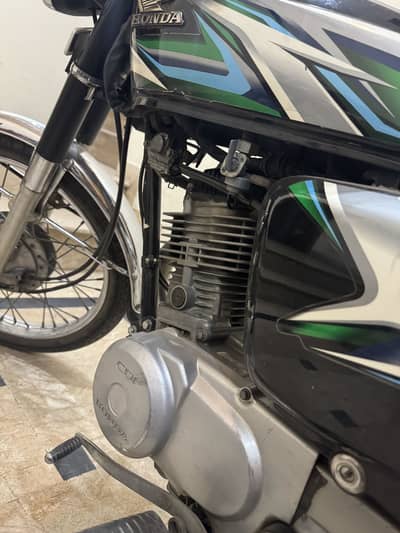 Honda 125 Black colour