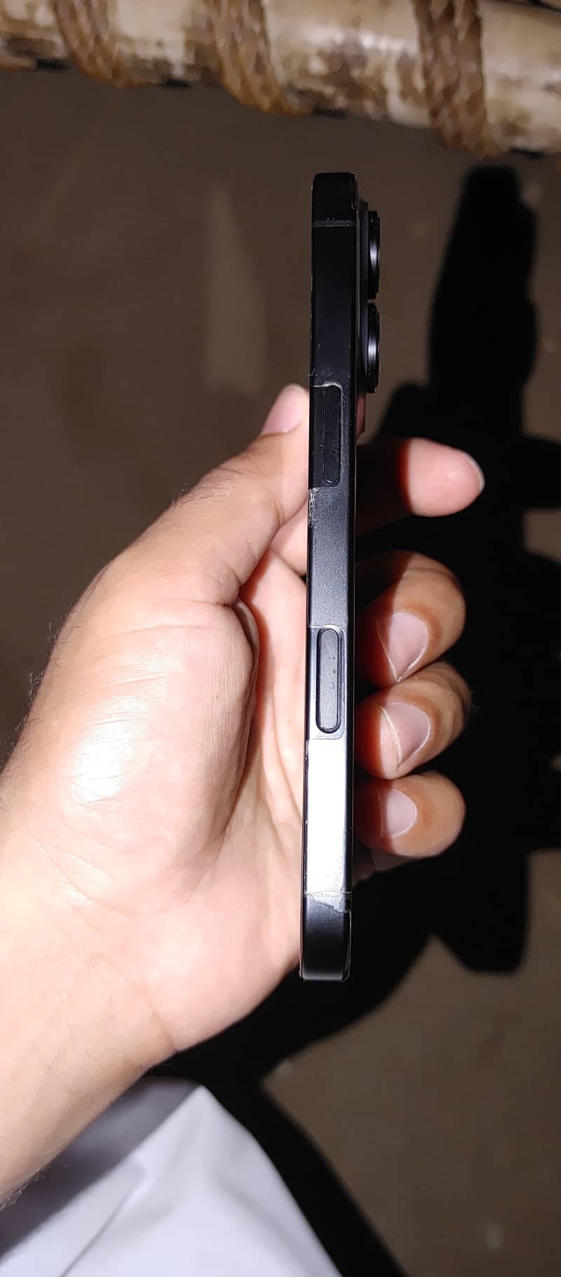 Apple iPhone 16 Pro 1