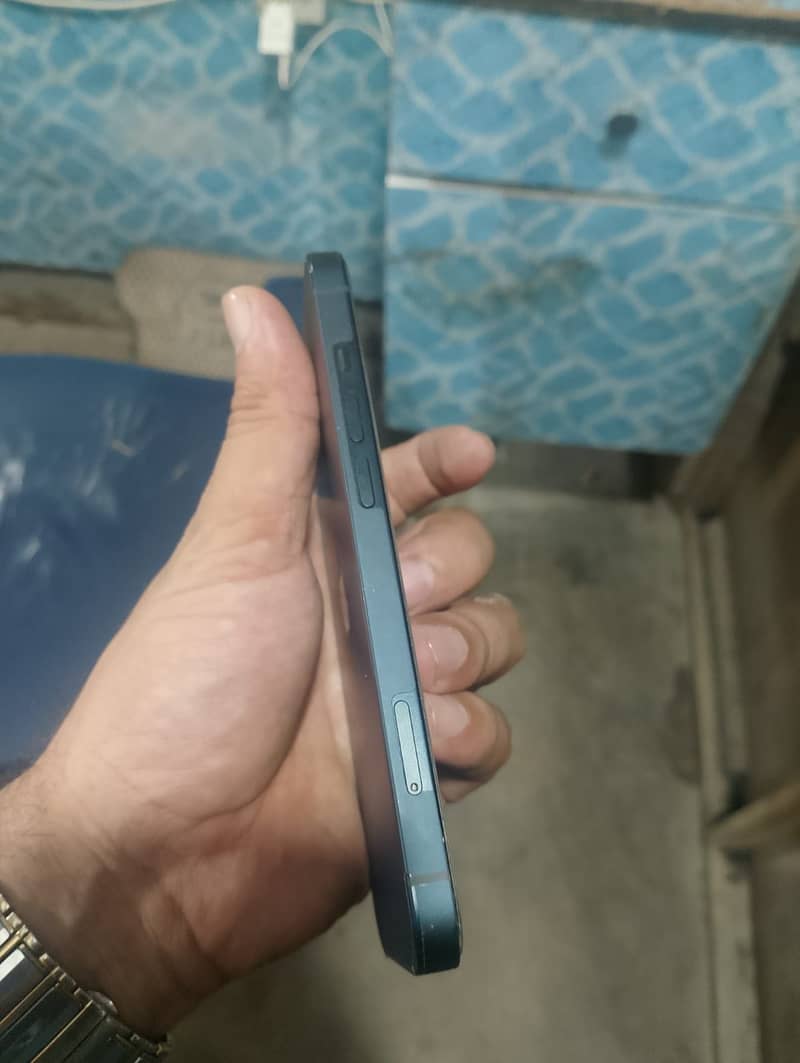 Apple iPhone 13 mini 3