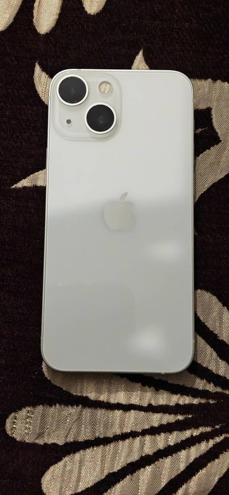 Apple iPhone 13 1