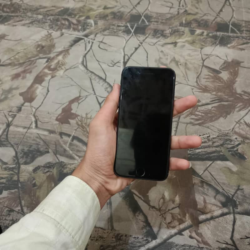 Apple iPhone 8 0