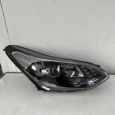 Kia Sportage Right Side Front Headlight