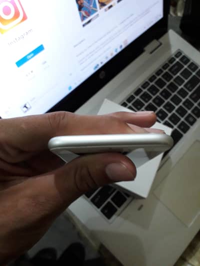 Apple iPhone 7